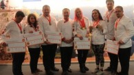 01 Aralık 2014 Pazartesi – Gastronomi dünyasının en prestijli ve en zor yarışmalarından biri olarak kabul edilen Lüksemburg Aşçılar Kupası na Türk aşçılar damga vurdu. Dünya Aşçılar Birliği WACS ın 4 yılda bir düzenlediği yarışmada bu yıl 70 ülkeden 2 bin 327 […]